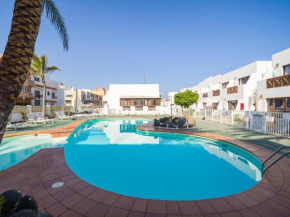 Apartment in Corralejo - Balcony & Poolside